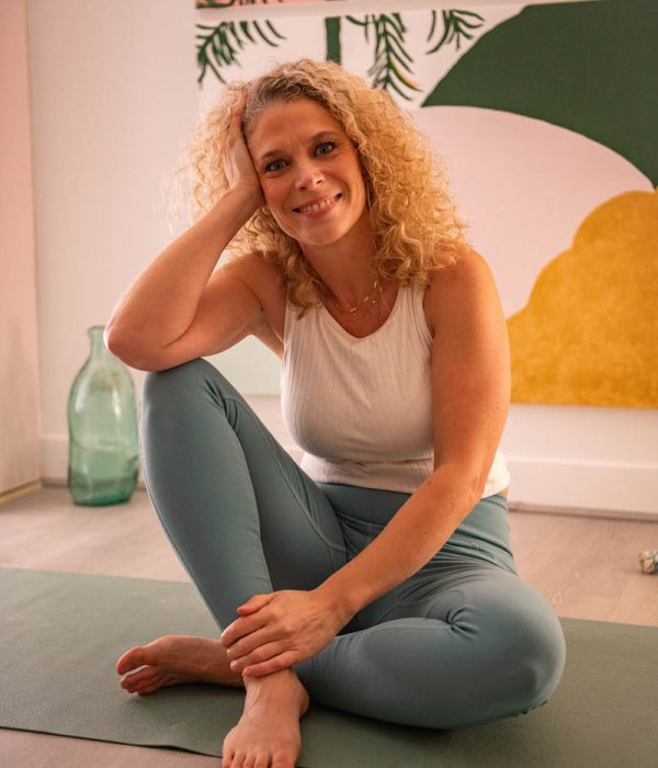 cours-de-yoga-a-distance_carolineleclercle_lemondedansmavalise